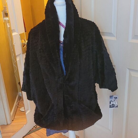 JOLT BLACK FAUX FUR JACKET - Picture 3 of 9